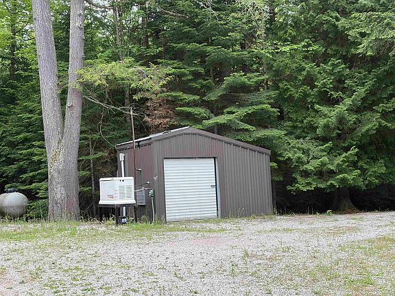 5th image of 5109 N River Rd