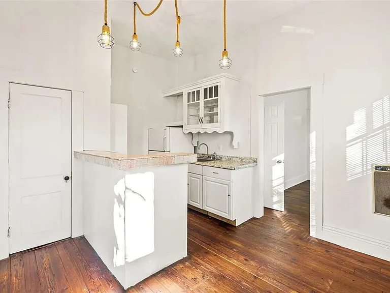 2913 N Central Ave — Photo 5