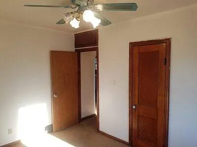 929 Devine St — Photo 4