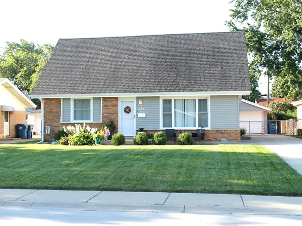 5237 Pleasant Ln, Crestwood, IL 60418