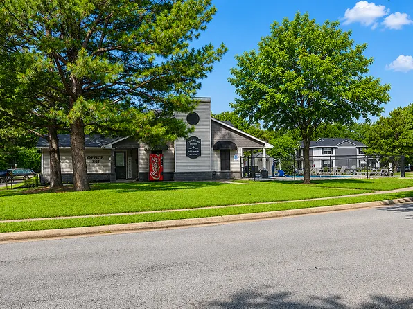 Chamberland Square Apartments