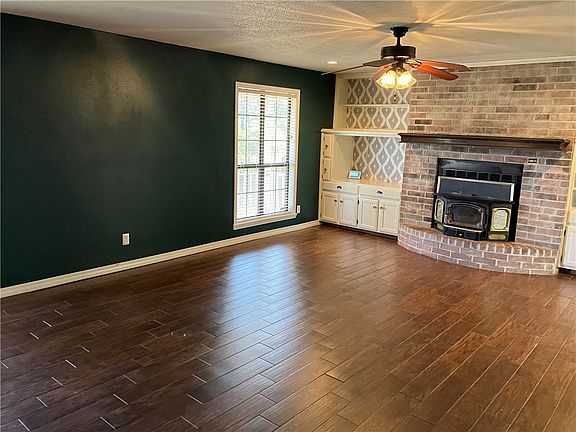 5th image of 1619 Hilltop Dr
