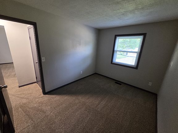 5th image of 146 Upper Hillside Dr