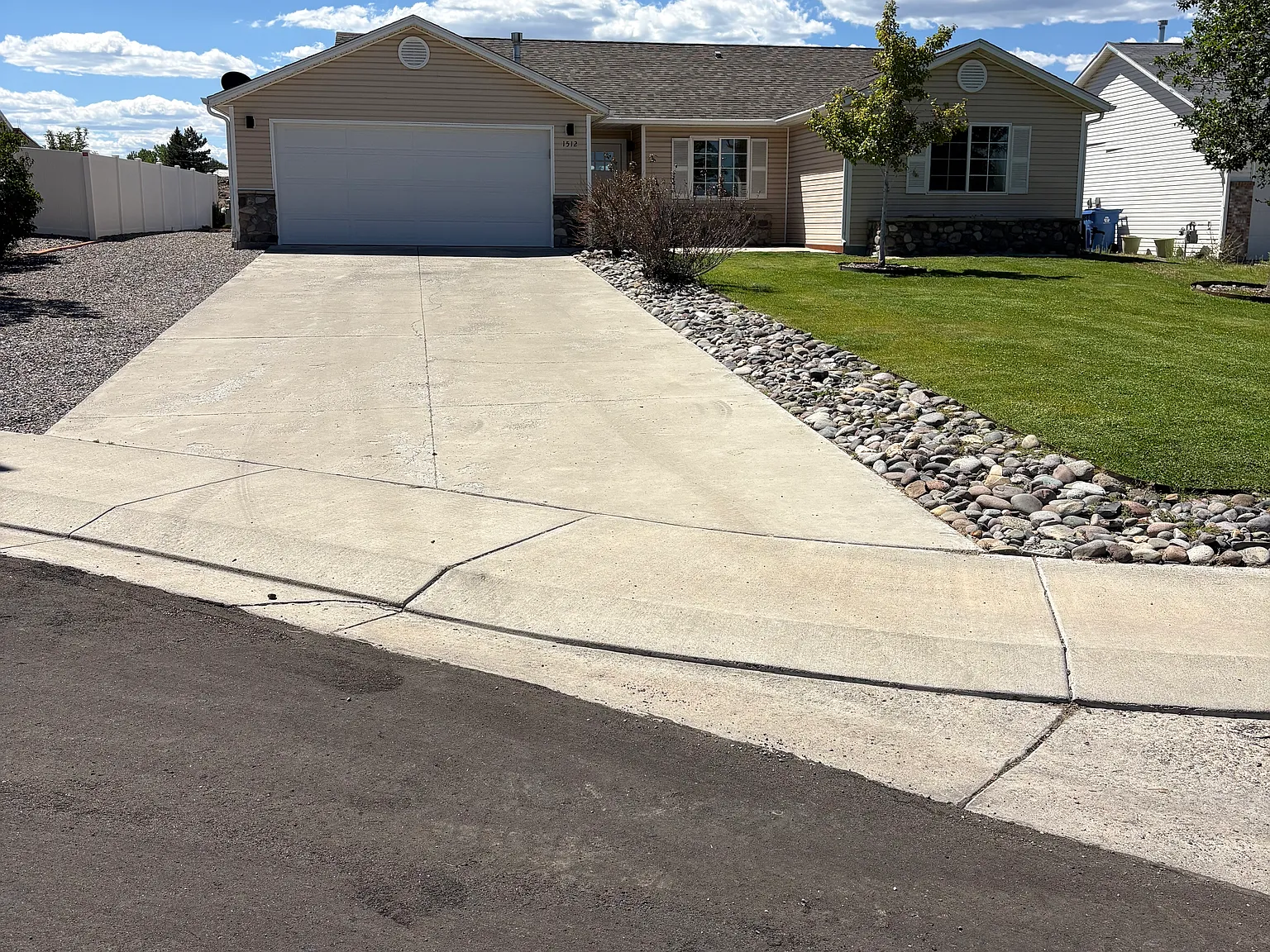 4 bed, 1750 sqft, $2,900 — Photo 1