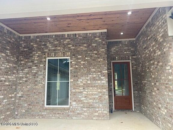 3rd image of 118 Grayson Way