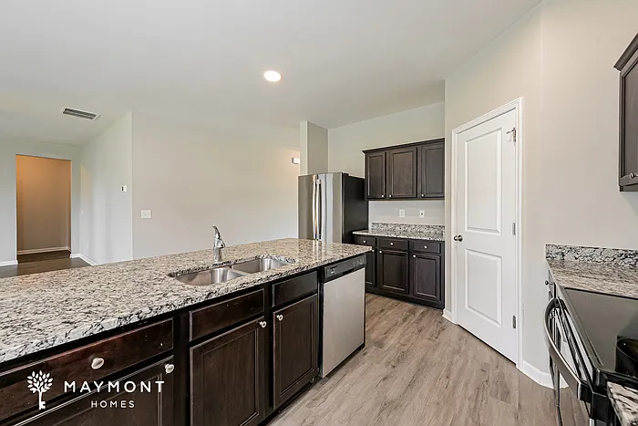 307 Alexander Ln — Photo 7