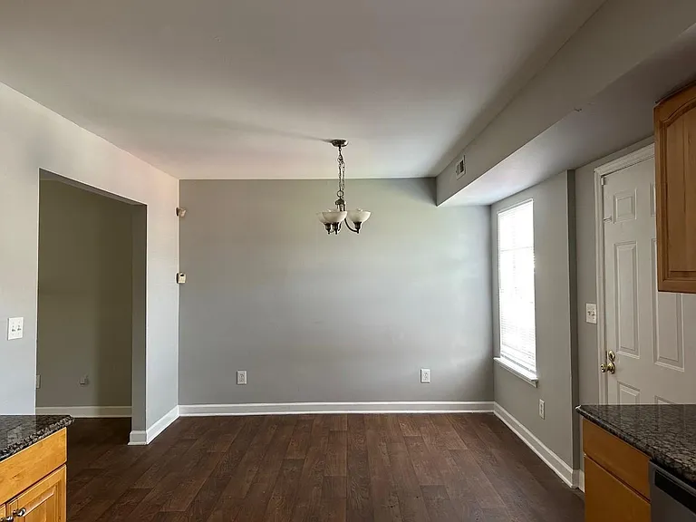 422 Kingville Dr — Photo 5