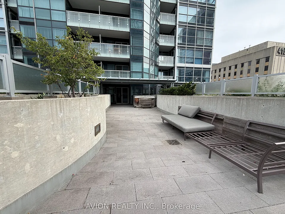 386 Yonge St #1408