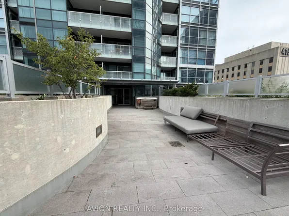 386 Yonge St, Toronto, ON