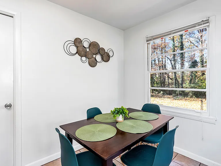 Redford Dr SE — Photo 9