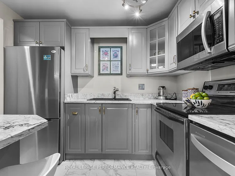 1 Rosamond St E #106 — Photo 11