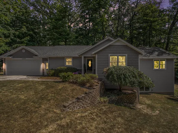 5429 Autumn Ct, Kalamazoo, MI 49009