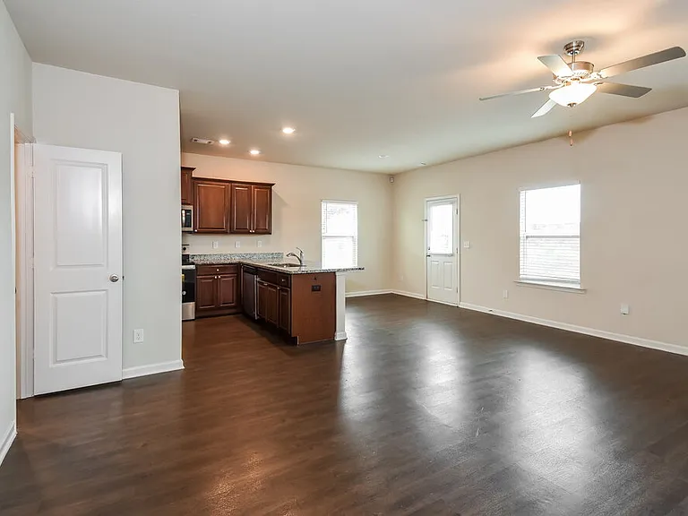 128 Innis Brook Cir — Photo 6