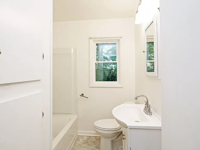 140 W Park Dr — Photo 7
