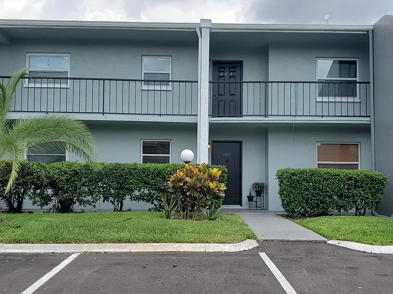 2835 Somerset Park Dr #102 — Photo 6