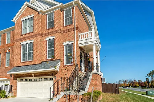 25565 America Sq Photo 1