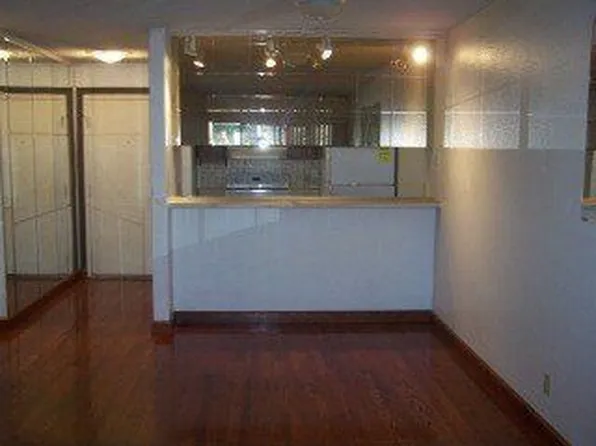 361 Half Moon Ln APT 310, Daly City, CA 94015