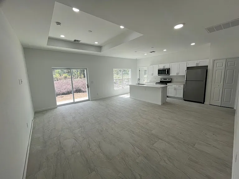 2513 22nd St W — Photo 12