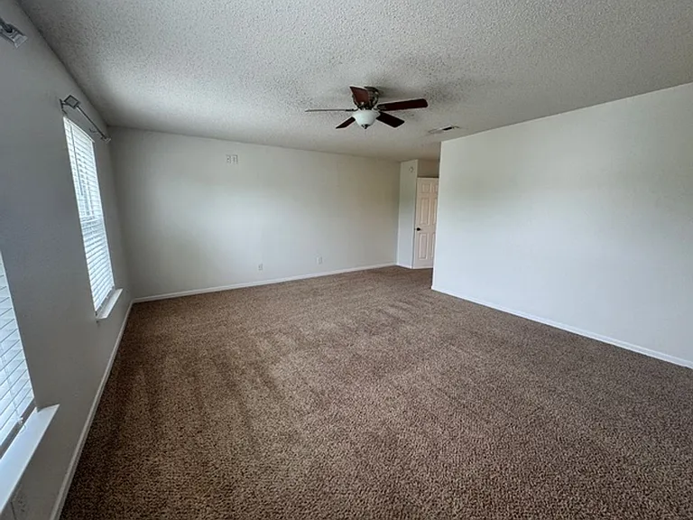 1723 Elijah Blue Dr — Photo 16