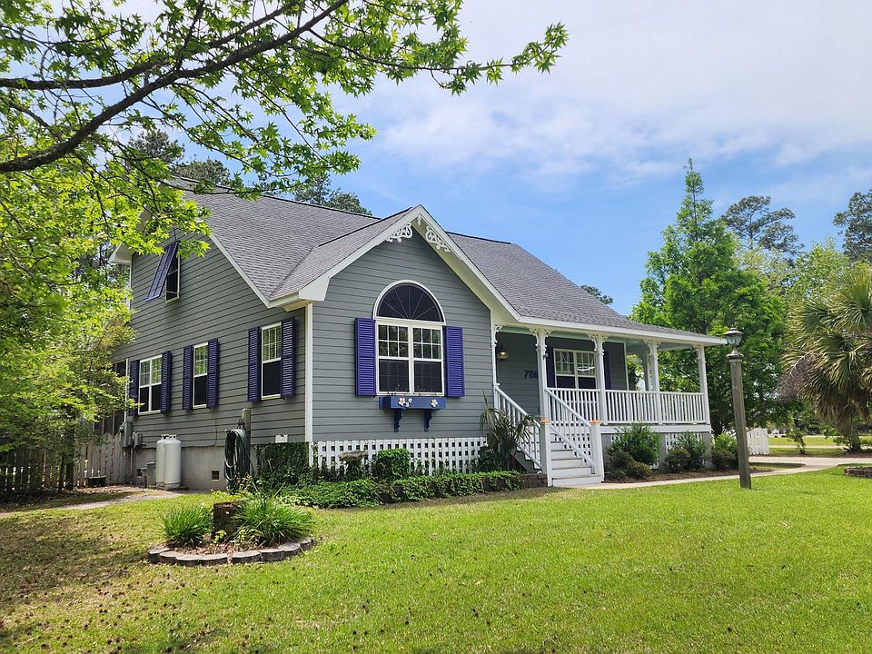 1st image of 726 Comet Drive