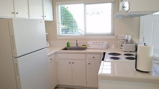 2nd image of 1909 Montecito Ave APT 1