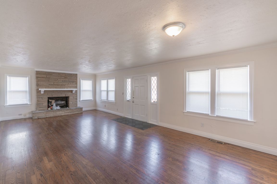 next background image