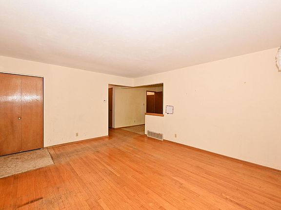 4th image of 6937 Willow Brook ROAD