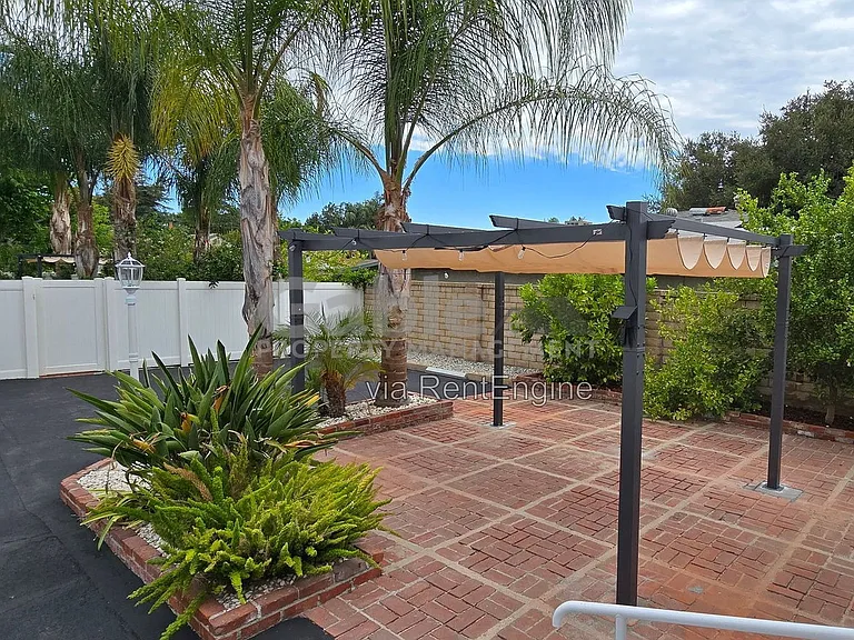 24943 Chestnut St — Photo 15