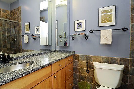 3rd image of 2343 N Greenview Ave APT 208