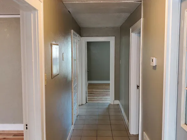 1621 Fairchild St. - 2 Loft, 1621 Fairchildapt, Manhattan, KS 66502