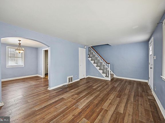 4th image of 318 Marsh Ln