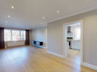 295 Scarlett Rd #1, Toronto, ON M6N 4L1