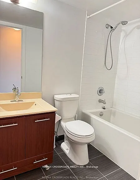 125 Village Green Sq #3908 — Photo 9