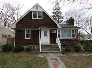 107 Maple Rd, Rocky Point, NY 11778