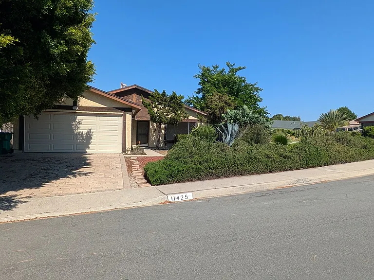 11425 Elbert Way — Photo 2