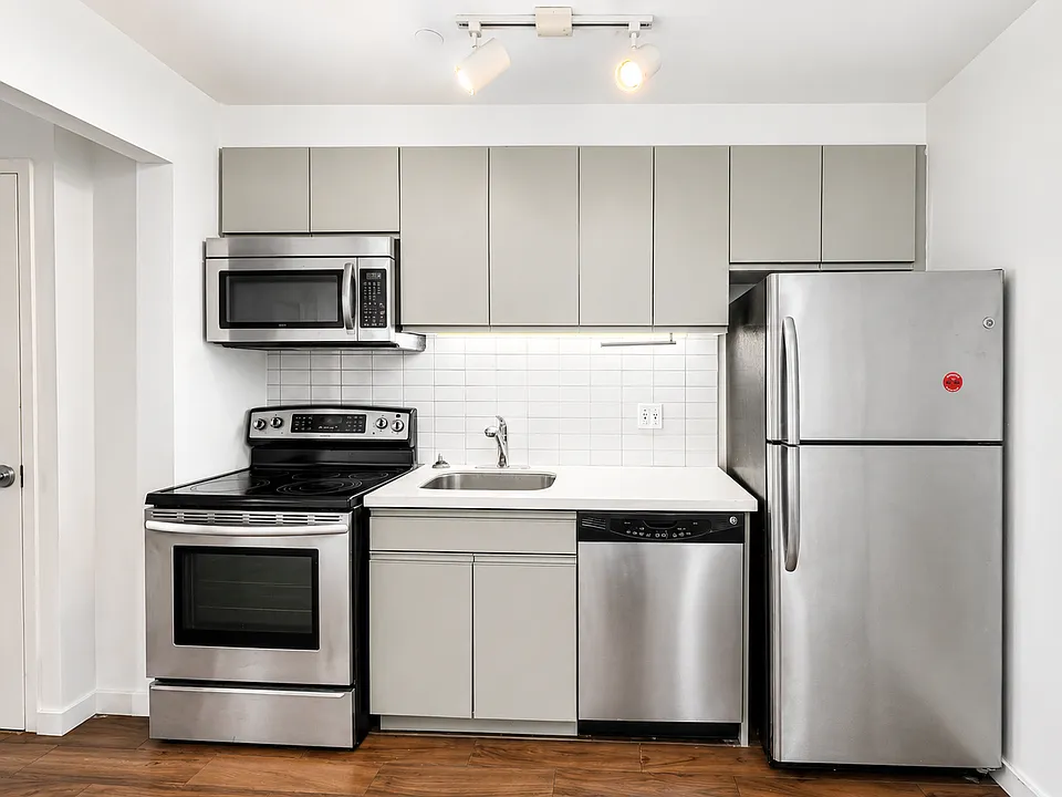286 Stanhope St #2A