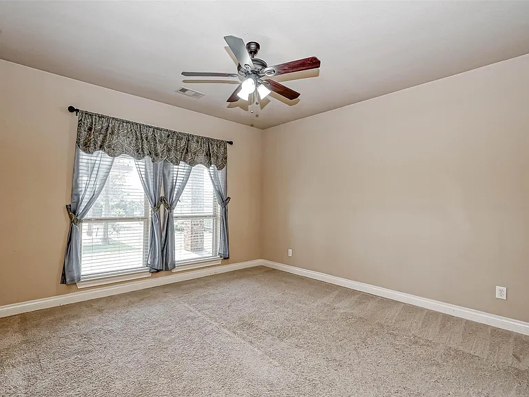 27415 Blinkwood Park — Photo 12