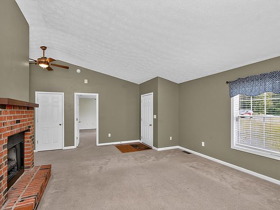 4th image of 1008 Port Collins Rd