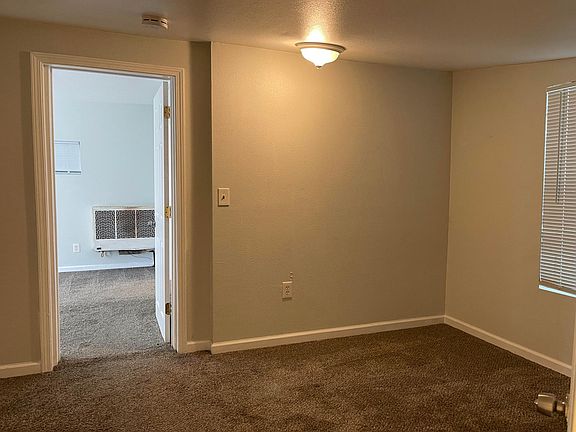 3rd image of 647.5 Cowles Ave