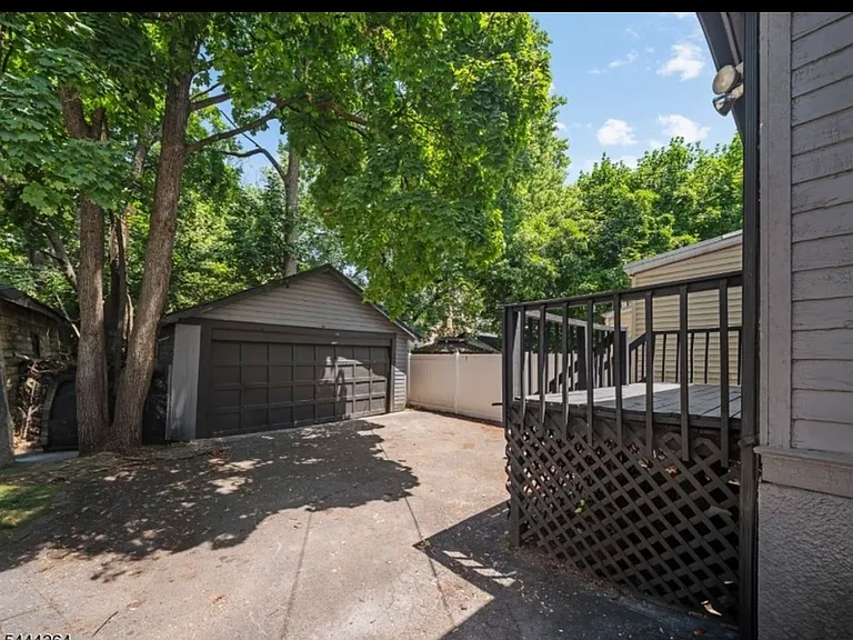12 Clifford St — Photo 23
