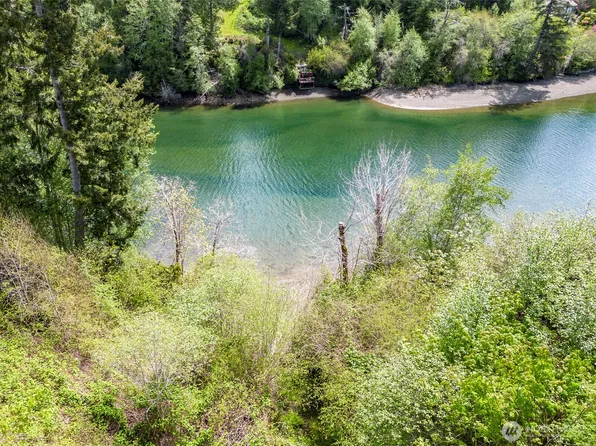 770 E April Avenue, Grapeview, WA 98546