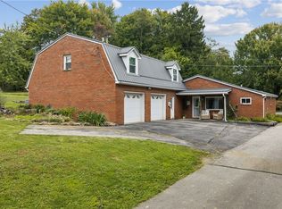 122 Young Ln, Beaver Falls, PA 15010