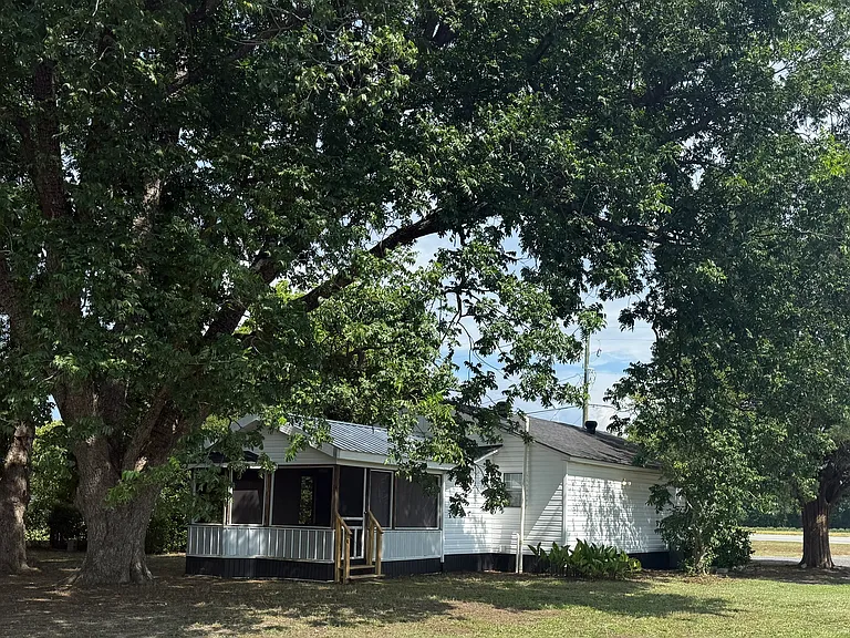 1244 Lamar Hwy — Photo 2