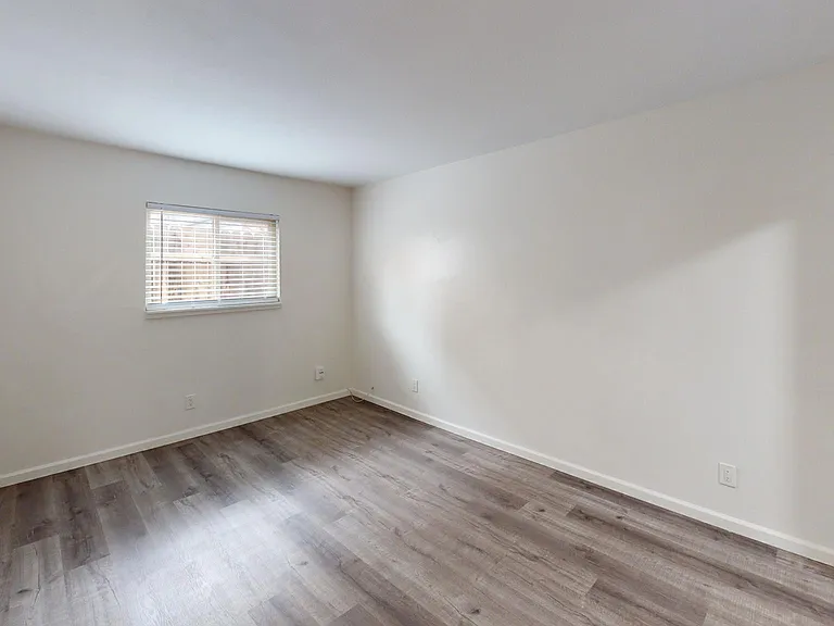 635 Emory St #6 — Photo 7