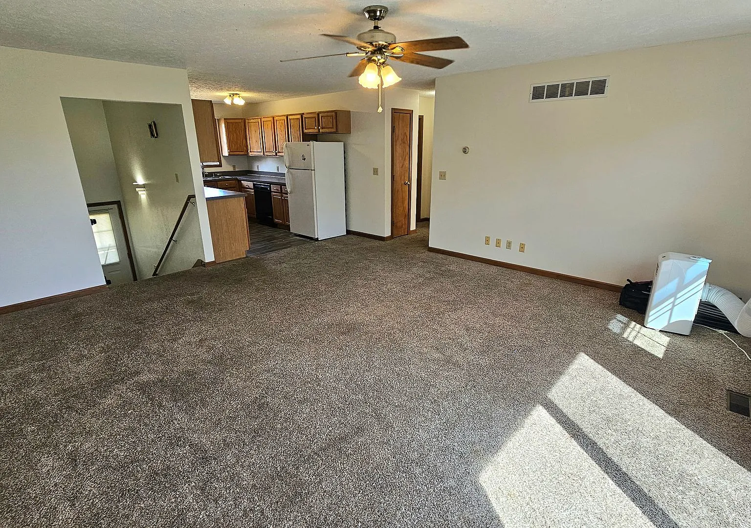 1611 Spring Village Ln — Photo 4
