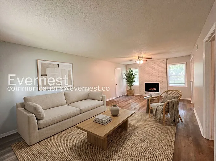 3060 Fairmeadow Dr — Photo 3
