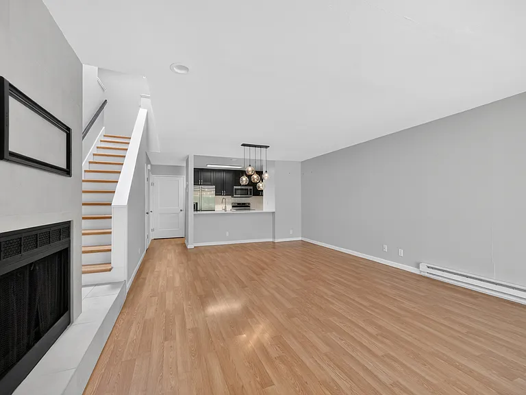 2201 The Alameda #1-27 — Photo 2
