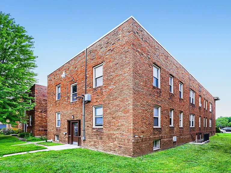 1712 Grand Ave — Photo 33