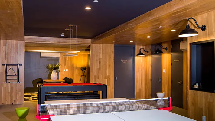 Rented by Nooklyn NYC LLC | media 44