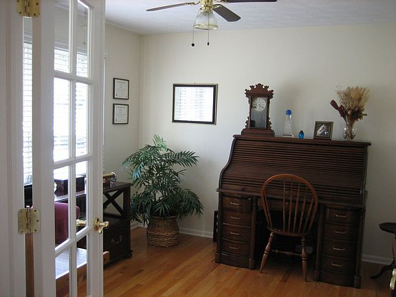 4th image of 2 Temple Hls